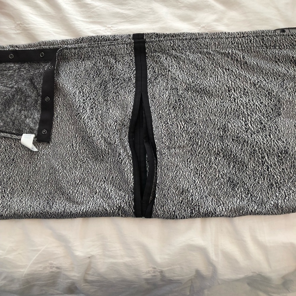 Lululemon Vinyasa scarf/wrap OS.